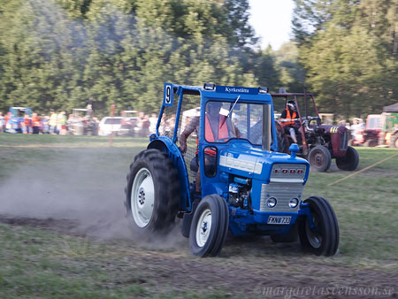 traktor i full fart